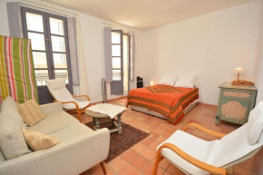 Nest in Arles